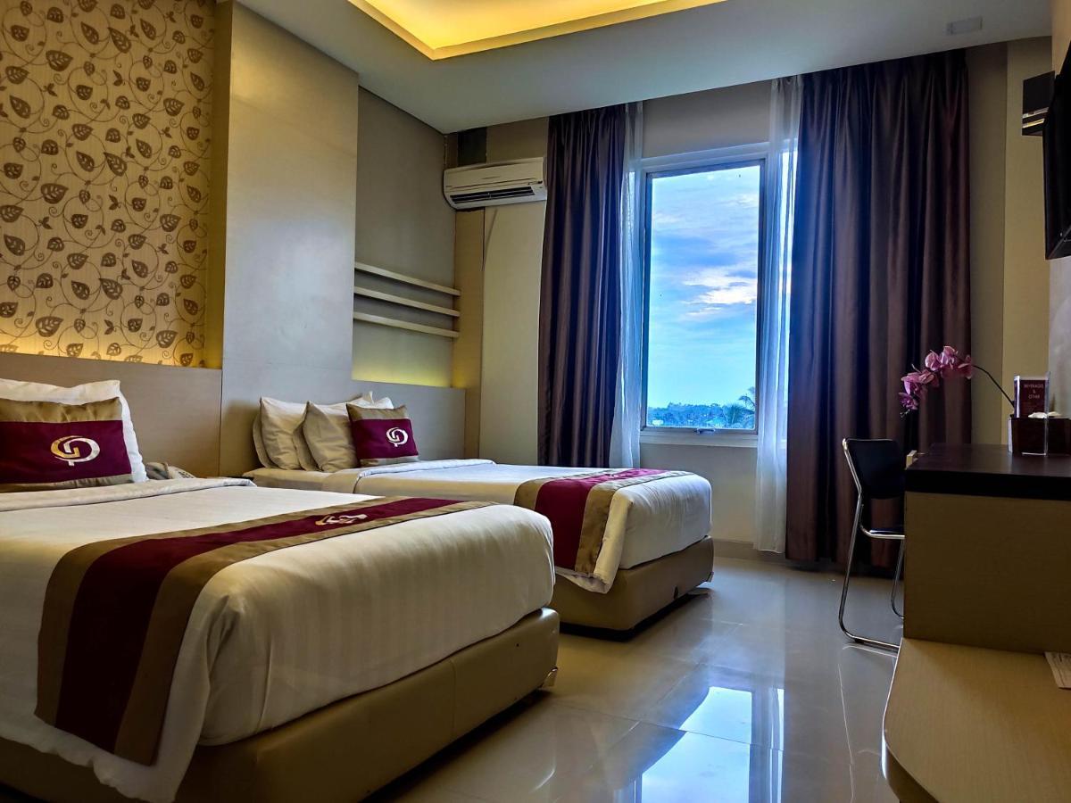 Grand Parama Hotel Tanjung Redep Exterior foto