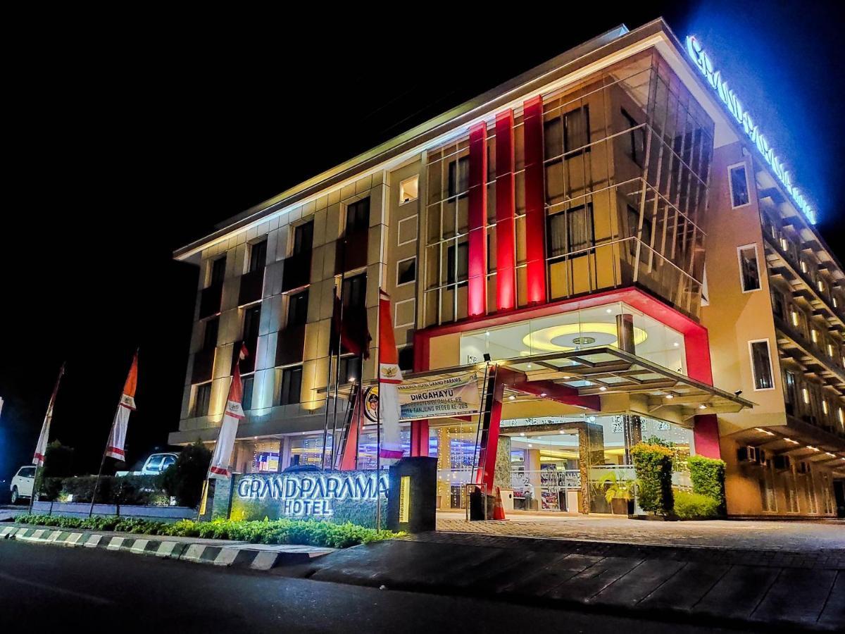 Grand Parama Hotel Tanjung Redep Exterior foto